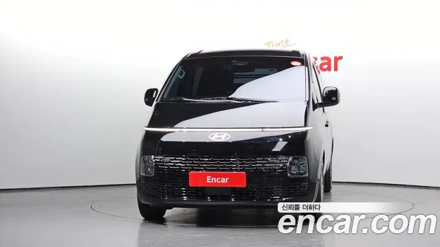 Hyundai Staria 2024 thumb 3