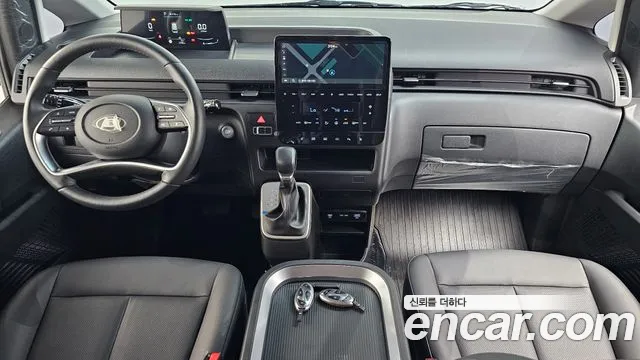 Hyundai Staria 2024 thumb 7