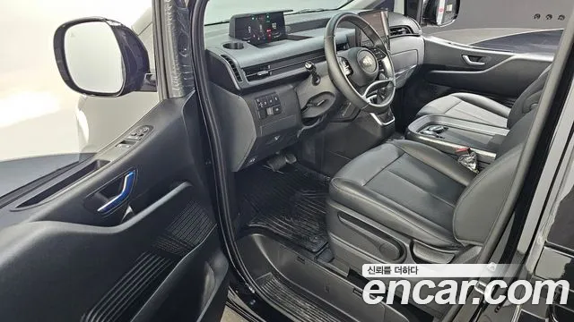 Hyundai Staria 2024 thumb 10