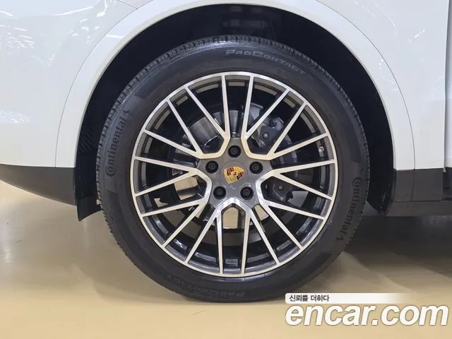 Porsche Cayenne 2022 thumb 6