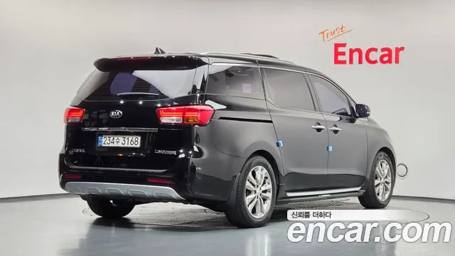 Kia Carnival 2018 thumb 2