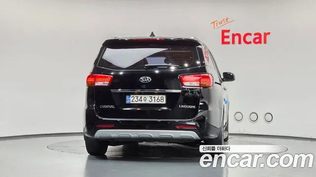 Kia Carnival 2018 thumb 4