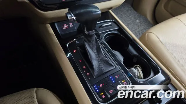 Kia Carnival 2018 thumb 9