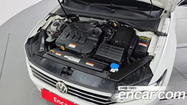 Volkswagen Passat (North America and China) 2018 thumb 6