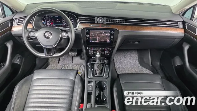 Volkswagen Passat (North America and China) 2018 thumb 7