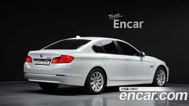 BMW 5-Series 2012 thumb 2