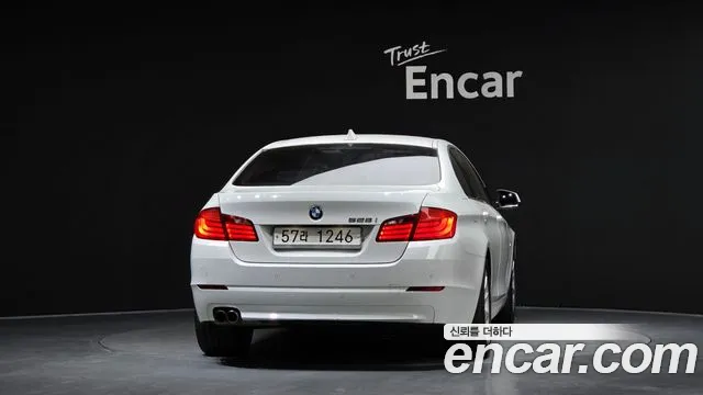 BMW 5-Series 2012 thumb 4