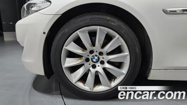 BMW 5-Series 2012 thumb 5