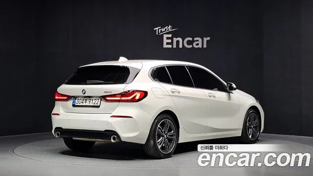 BMW 1-Series 2021 thumb 2
