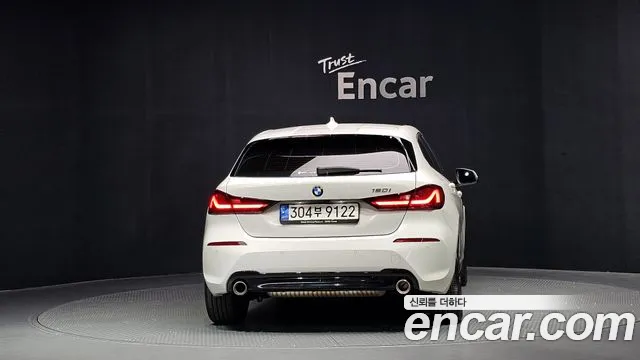 BMW 1-Series 2021 thumb 4
