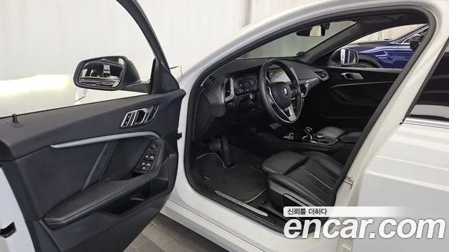 BMW 1-Series 2021 thumb 10