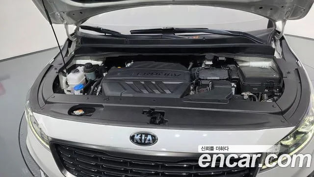Kia Carnival 2020 thumb 5
