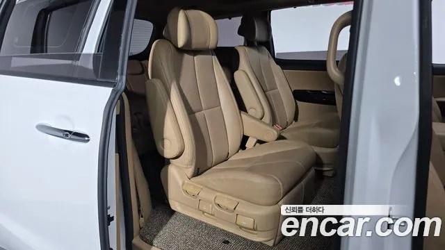 Kia Carnival 2020 thumb 10