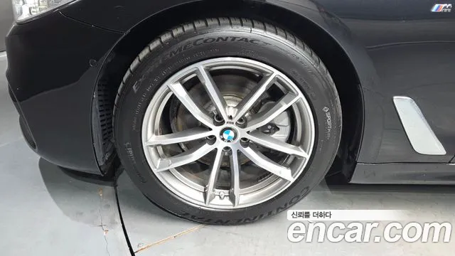 BMW 5-Series 2017 thumb 5