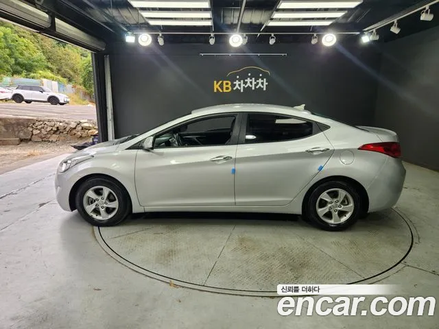 Hyundai Avante 2013 thumb 3