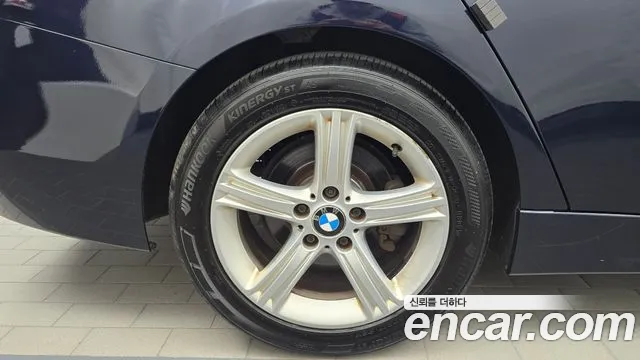 BMW 3-Series 2013 thumb 5