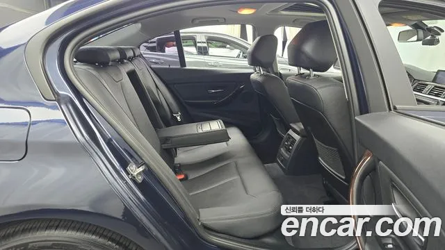 BMW 3-Series 2013 thumb 12