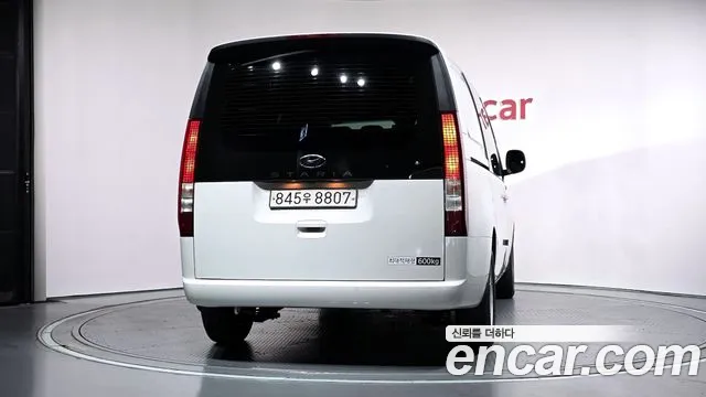 Hyundai Staria 2022 thumb 4
