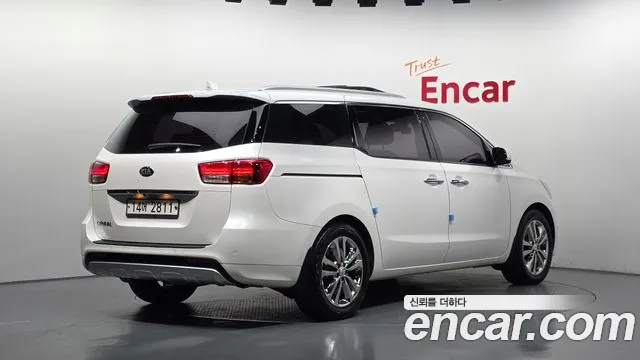 Kia Carnival 2015 thumb 2