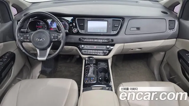 Kia Carnival 2015 thumb 7