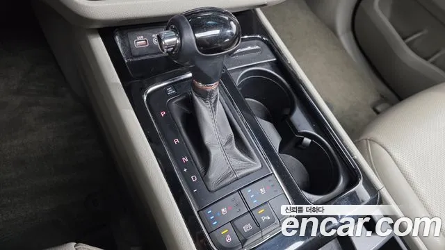 Kia Carnival 2015 thumb 9