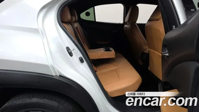 Lexus UX 2023 thumb 11