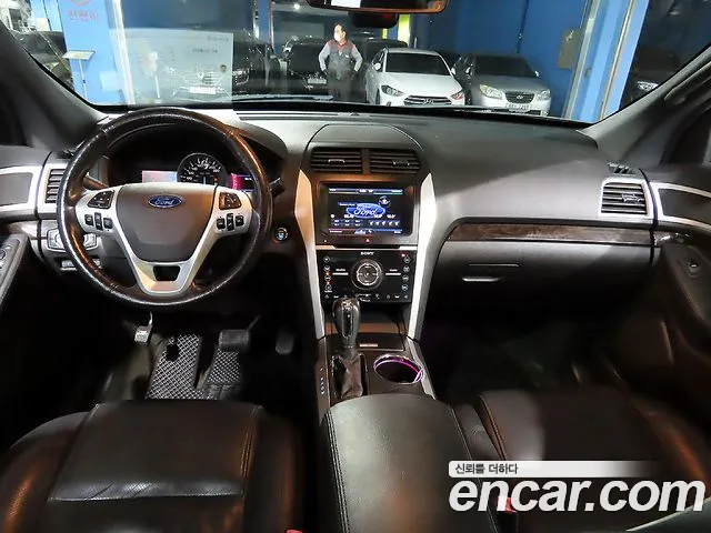 Ford Explorer 2013 thumb 5
