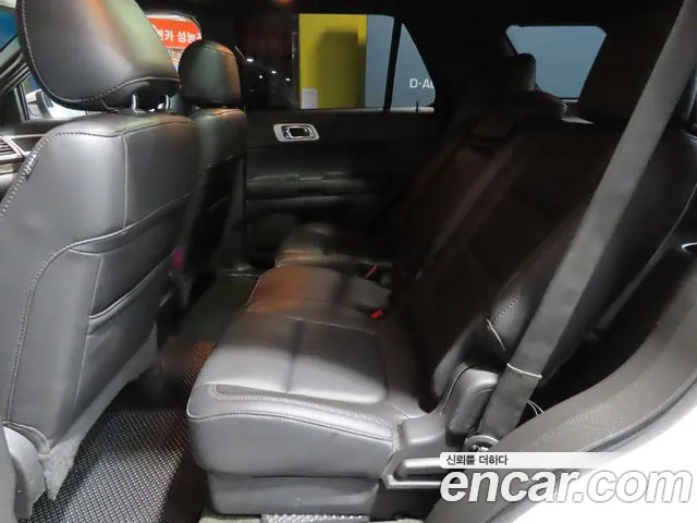 Ford Explorer 2013 thumb 7