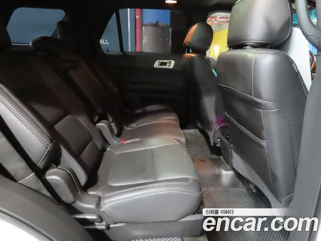 Ford Explorer 2013 thumb 9