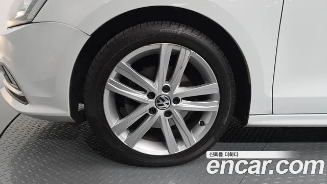 Volkswagen Jetta 2015 thumb 5