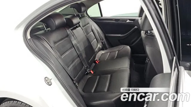 Volkswagen Jetta 2015 thumb 11