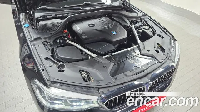 BMW 5-Series 2020 thumb 5