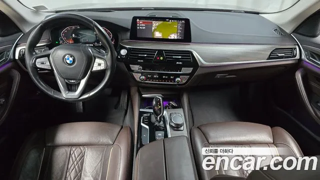 BMW 5-Series 2020 thumb 6