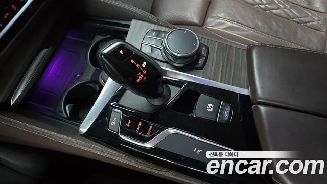 BMW 5-Series 2020 thumb 8