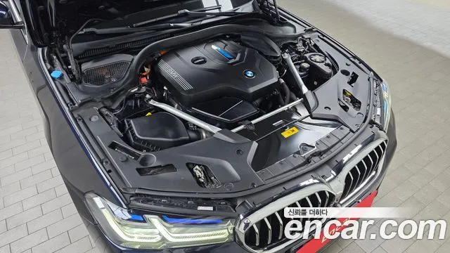 BMW 5-Series 2021 thumb 5