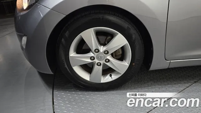 Hyundai Avante 2012 thumb 5