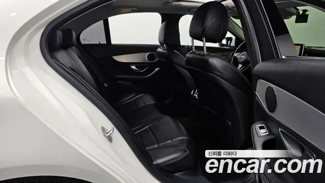 Mercedes-Benz C-Класс 2015 thumb 12