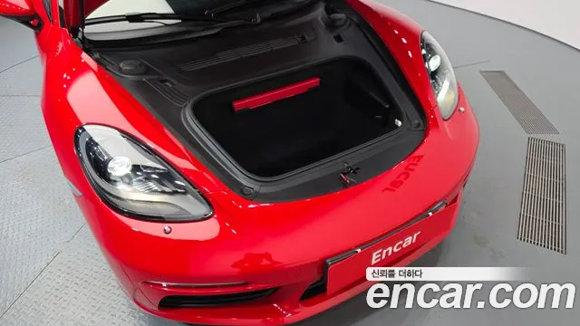 Porsche Cayman 2018 thumb 6
