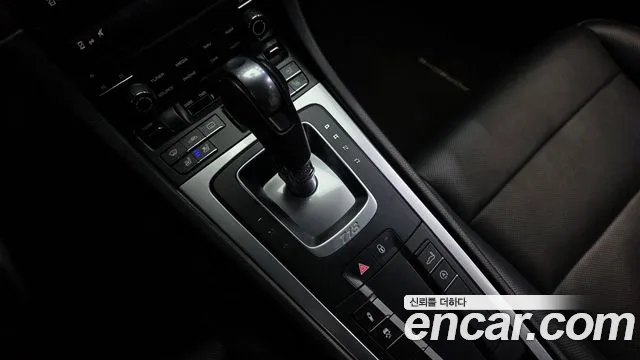 Porsche Cayman 2018 thumb 9
