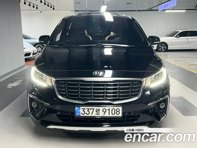 Kia Carnival 2018 thumb 3