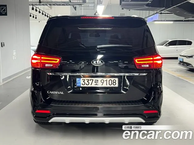 Kia Carnival 2018 thumb 4