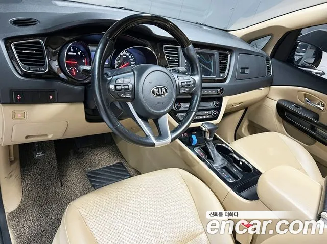 Kia Carnival 2018 thumb 7