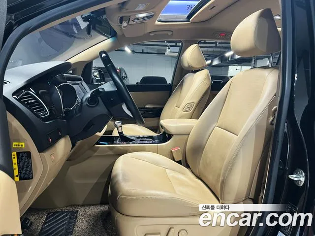 Kia Carnival 2018 thumb 10