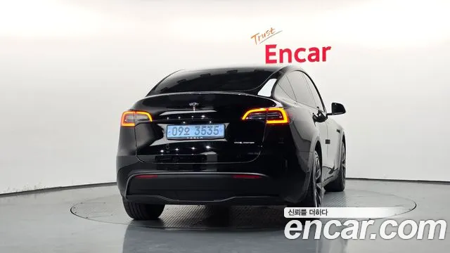 Tesla Model Y 2022 thumb 4