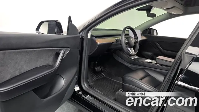 Tesla Model Y 2022 thumb 10