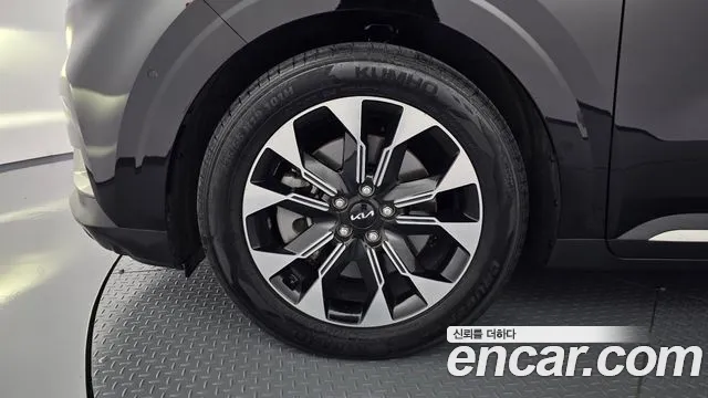 Kia Carnival 2023 thumb 4
