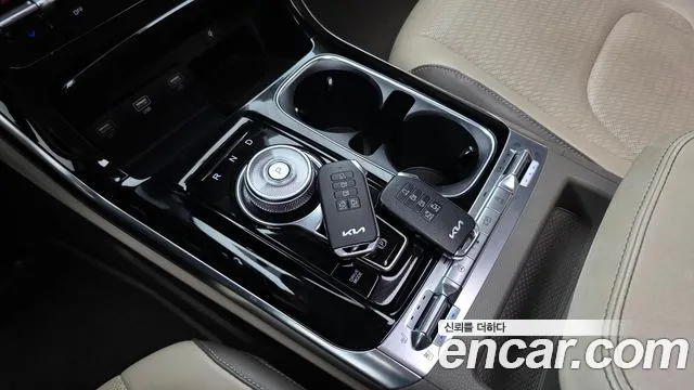 Kia Carnival 2023 thumb 8