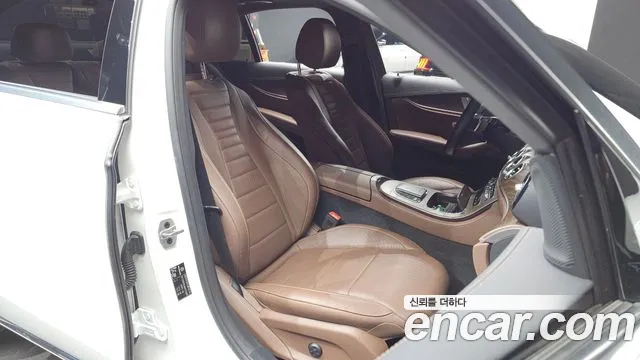Mercedes-Benz E-Класс 2021 thumb 10