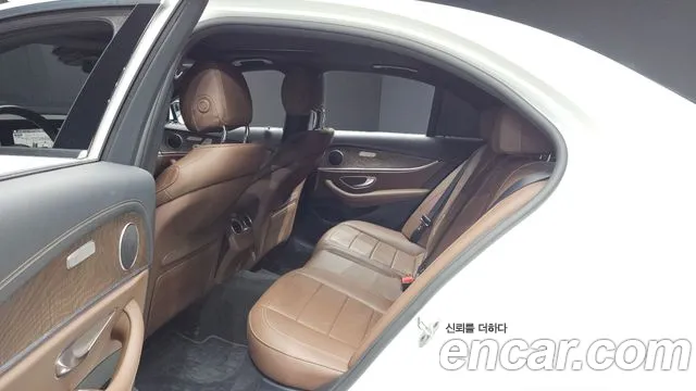Mercedes-Benz E-Класс 2021 thumb 12