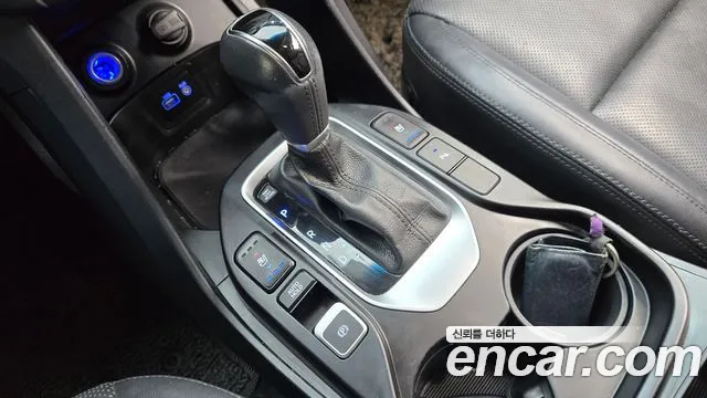 Hyundai Santa Fe 2016 thumb 9